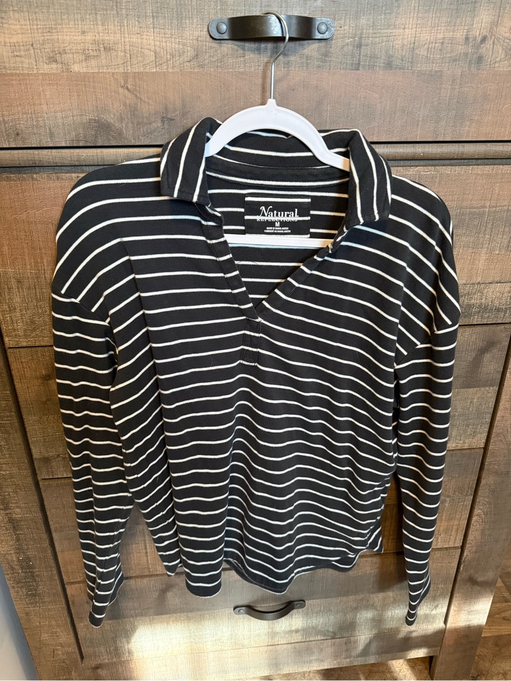 Natural Soul Black & White Striped V‑Neck Polo